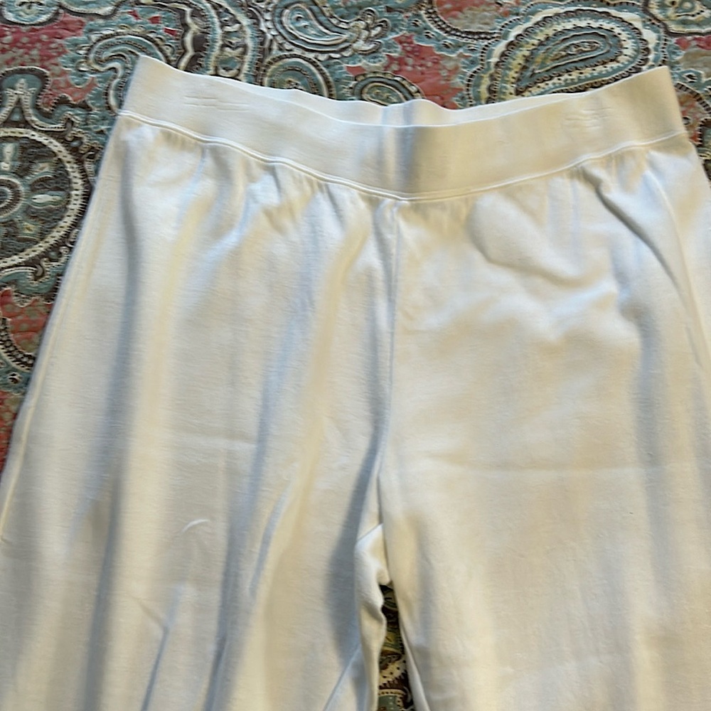womens white cotton capris